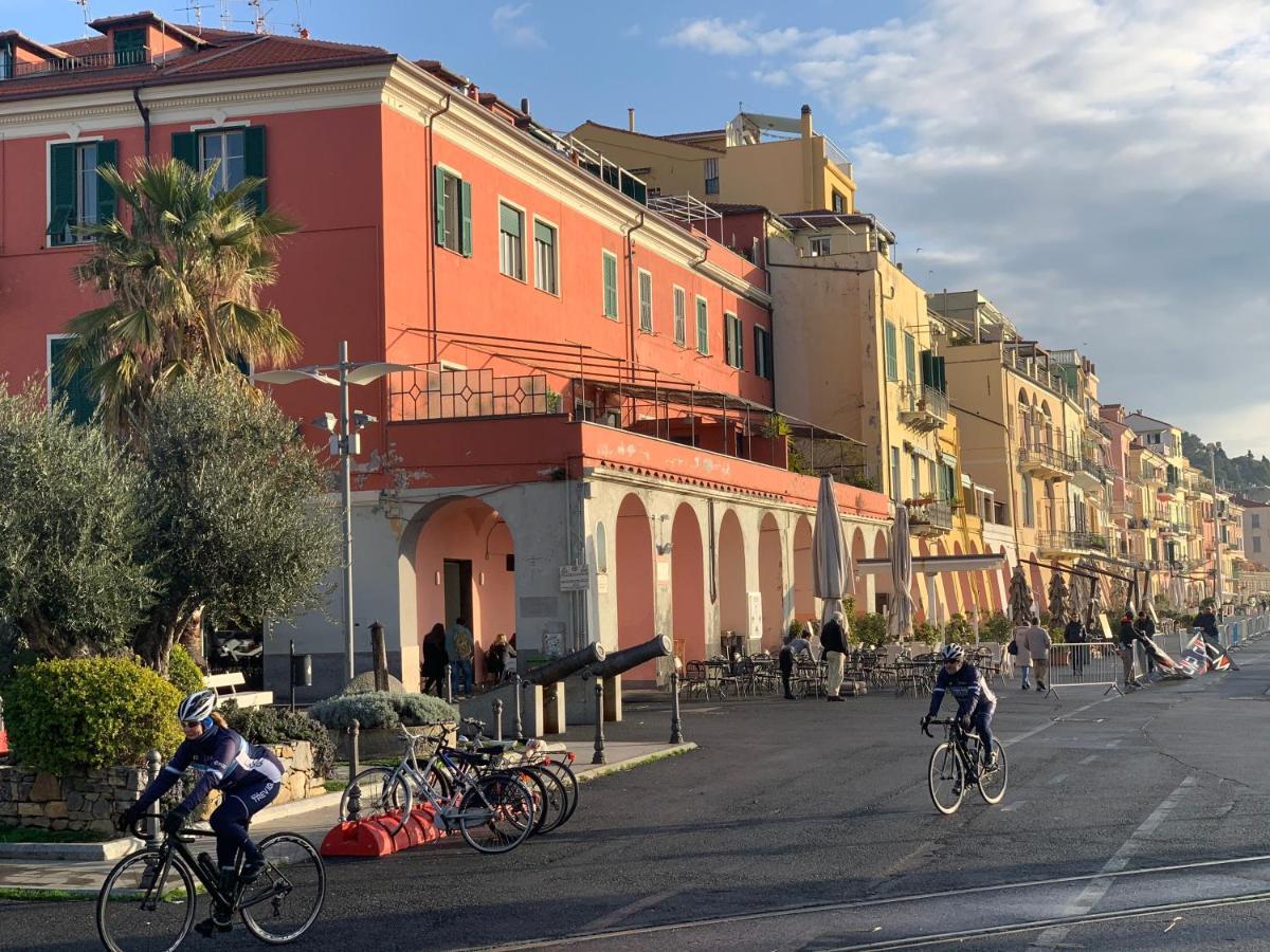 Casa Vacanza " La Rosa " Imperia Liguria Kültér fotó