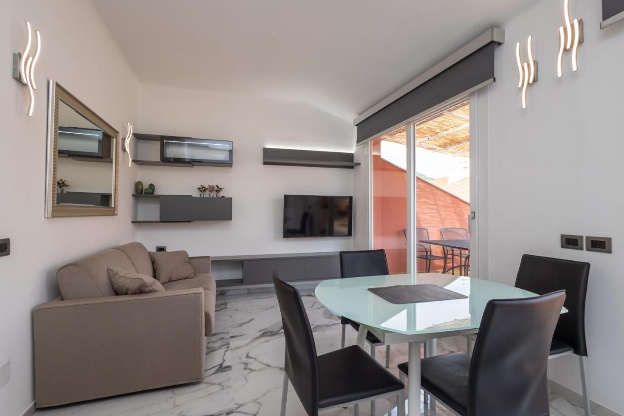 Casa Vacanza " La Rosa " Imperia Liguria Kültér fotó