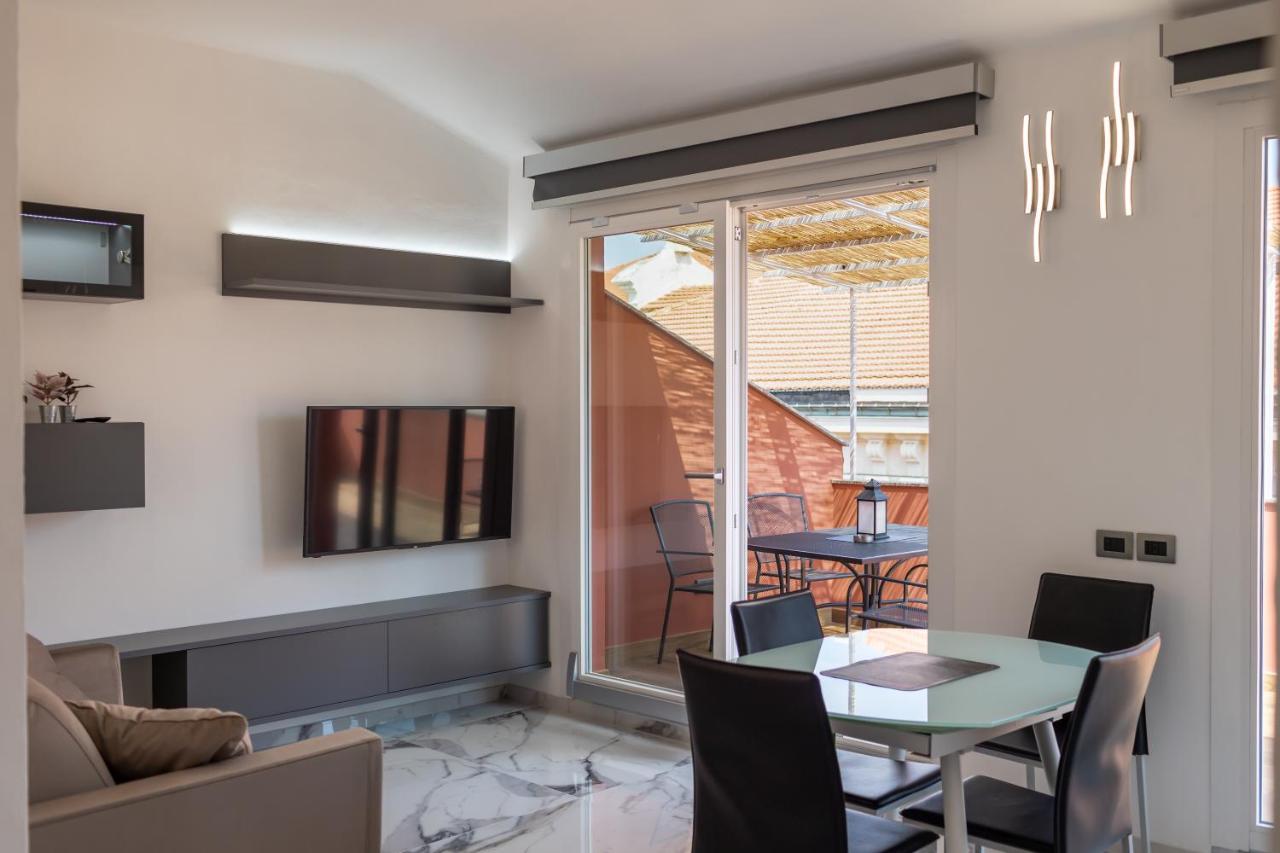 Casa Vacanza " La Rosa " Imperia Liguria Kültér fotó