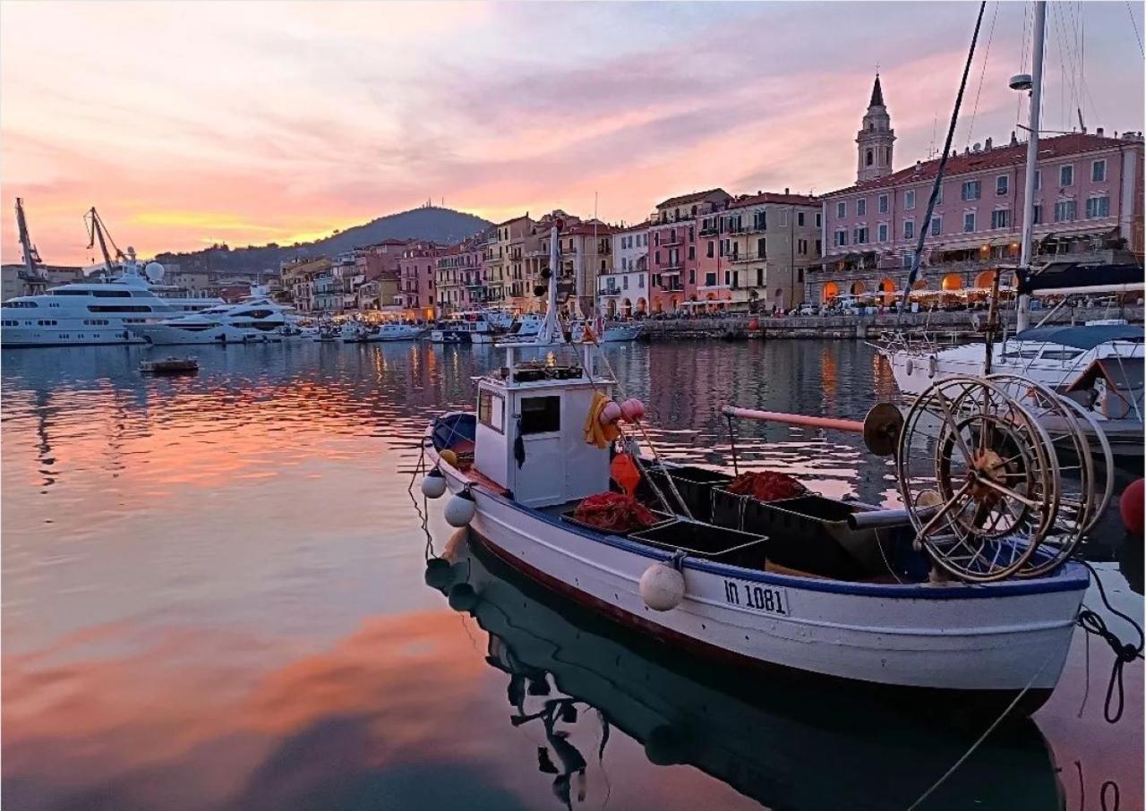 Casa Vacanza " La Rosa " Imperia Liguria Kültér fotó